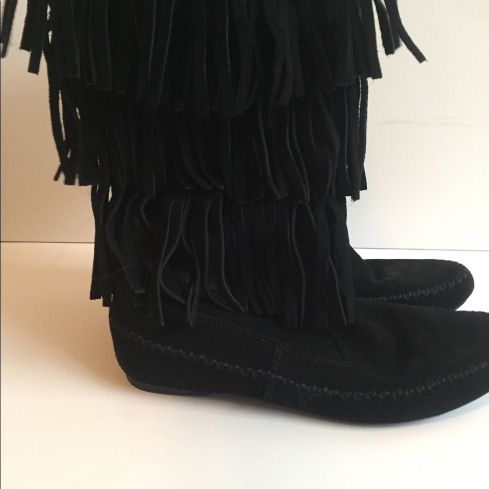 Black fringe boots